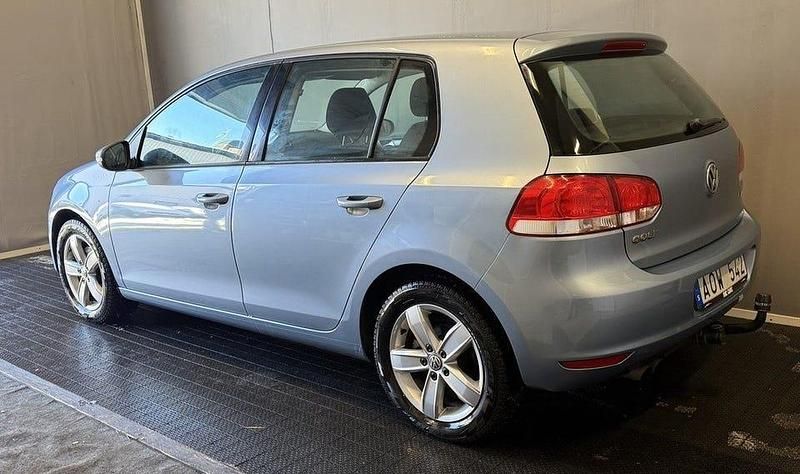Begagnad VW Golf VI 122 HK (89 kW) 2010 Blå Halvkombi