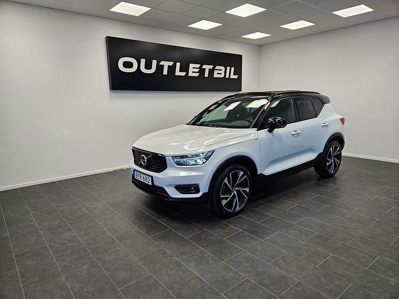 Vit Begagnad 2018 Volvo XC40 R-Design SUV | 279 000 kr (Lite dyr) - Bild 1/4