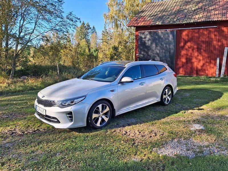 Grå Begagnad 2017 Kia Optima GT-Line Kombi | 185 000 kr (Marknadspris) - Bild 1/4