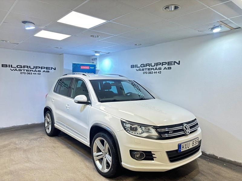 Vit Begagnad 2012 VW Tiguan R-line SUV | 89 900 kr (Marknadspris) - Bild 1/4