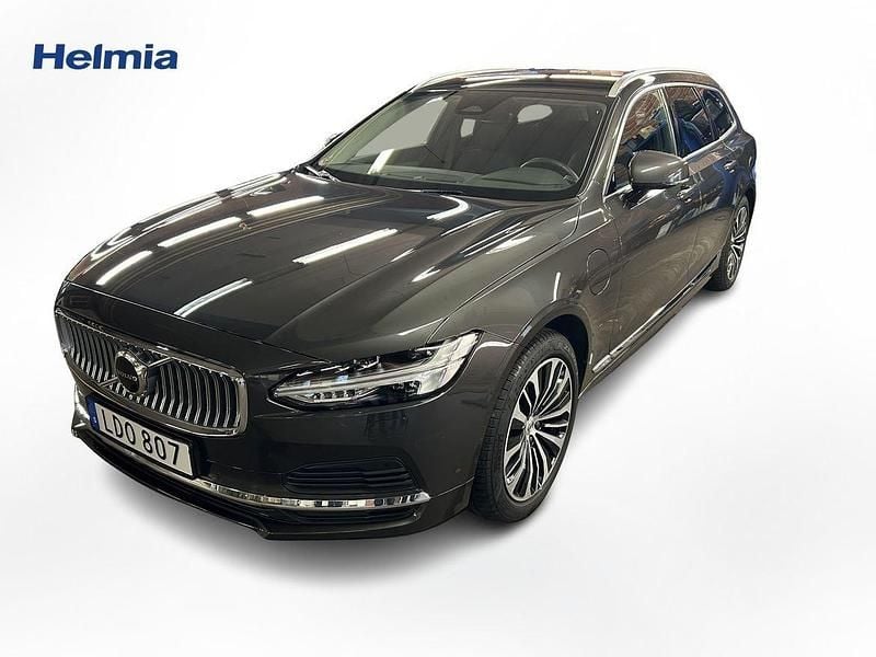Grå Begagnad 2023 Volvo V90 Core Kombi | 434 000 kr (Marknadspris) - Bild 1/4