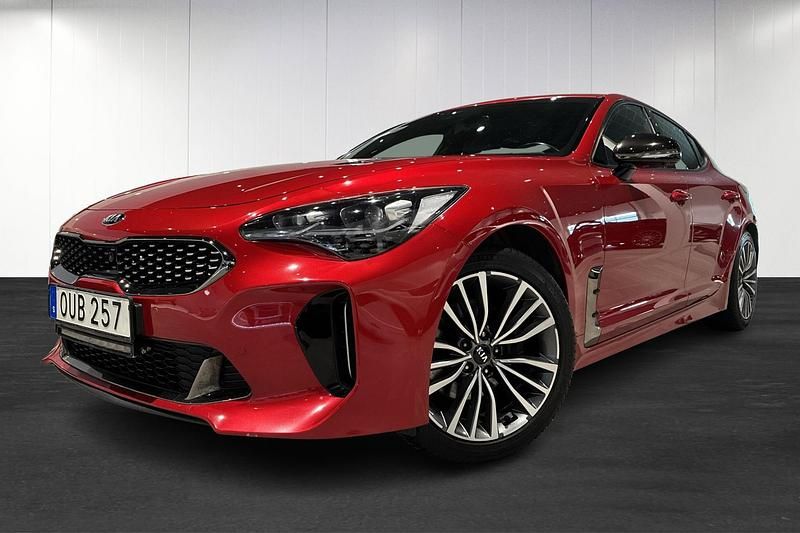 Begagnad Kia Stinger GT-Line 200 HK (147 kW) 2018 Röd Halvkombi