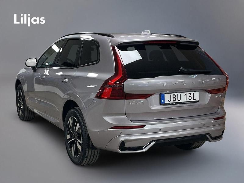 Ny Volvo XC60 Plus 350 HK (257 kW) 2026 Silver SUV
