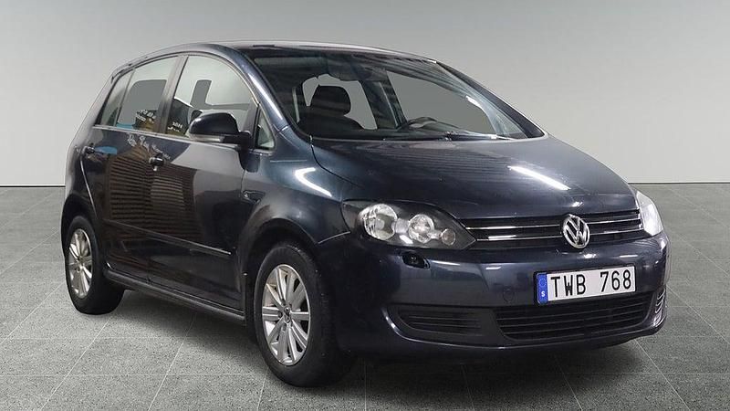 Mörkgrå Begagnad 2013 VW Golf VII Halvkombi | 78 900 kr (Superpris) - Bild 1/4
