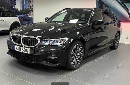 Svart Begagnad 2021 BMW 330e M Sport Kombi | 339 500 kr (Marknadspris) - Bild 1/1