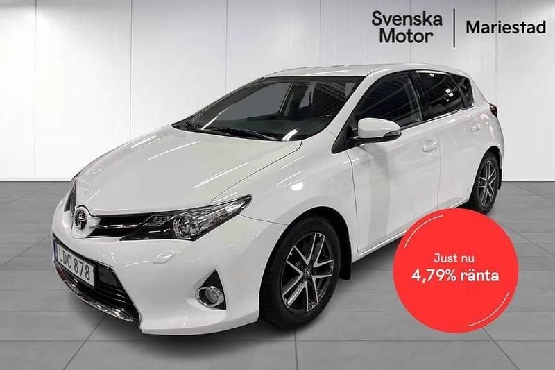 Begagnad Toyota Auris Edition 125 HK (91 kW) 2015 Vit Halvkombi