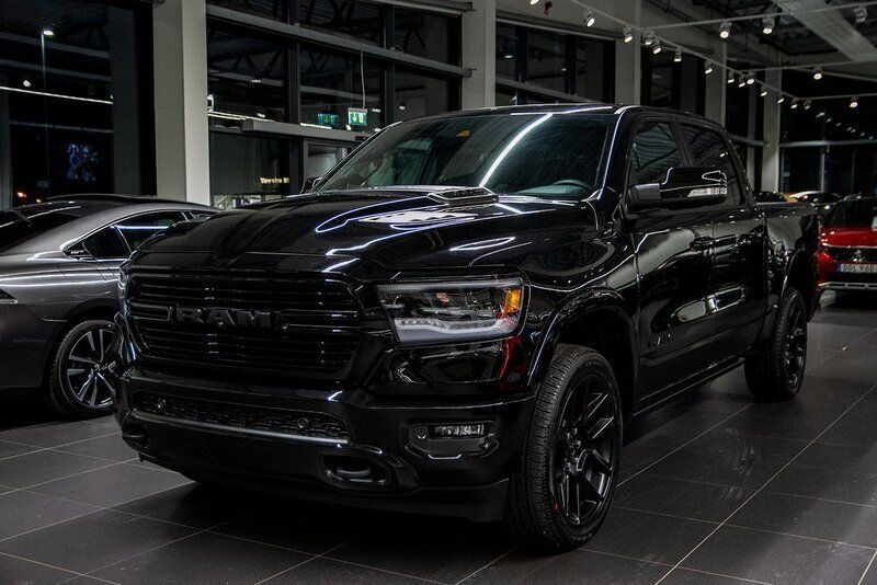 Svart Ny 2024 Dodge Ram Pickup | 1 089 000 kr - Bild 1/4