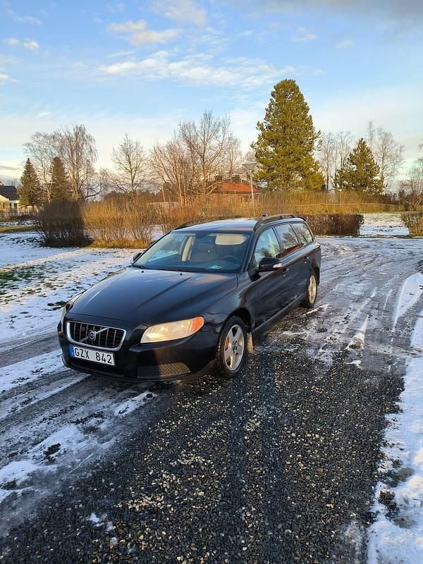 Begagnad 2008 Volvo V70 Kombi | 30 000 kr (Superpris) - Bild 1/2