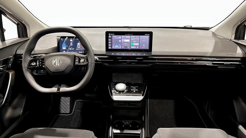 Begagnad MG MG4 EV 125 kW (170 HK) 2024 Grå Halvkombi