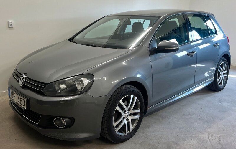 Grå Begagnad 2012 VW Golf VII Halvkombi | 59 900 kr (Marknadspris) - Bild 1/4