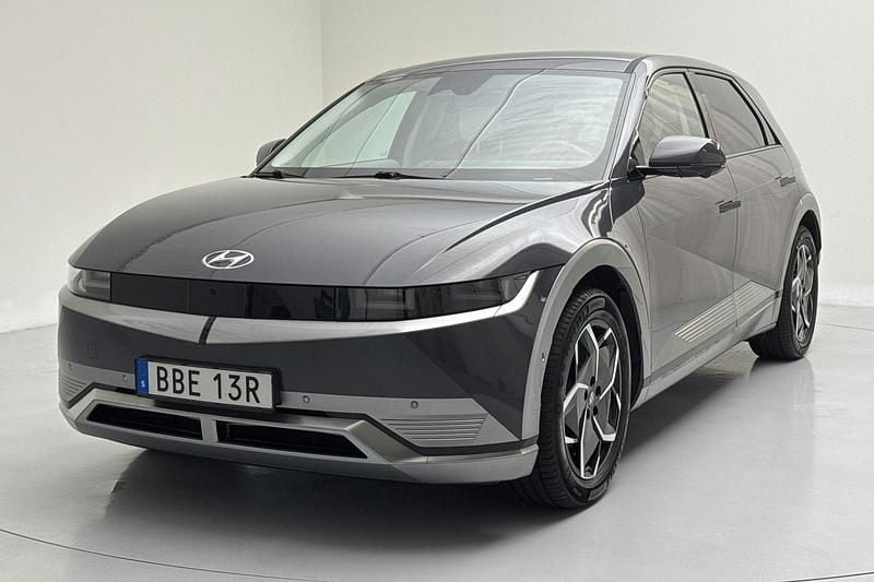 Grå Begagnad 2023 Hyundai Ioniq 5 Advanced SUV | 420 000 kr - Bild 1/4