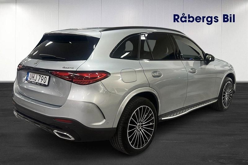 Begagnad Mercedes GLC300e AMG Line Premium Plus 313 HK (230 kW) 2023 Silver (hightech silver metallic) SUV