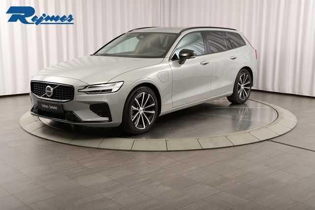 Grå Begagnad 2025 Volvo V60 Kombi | 468 900 kr (Marknadspris) - Bild 1/4