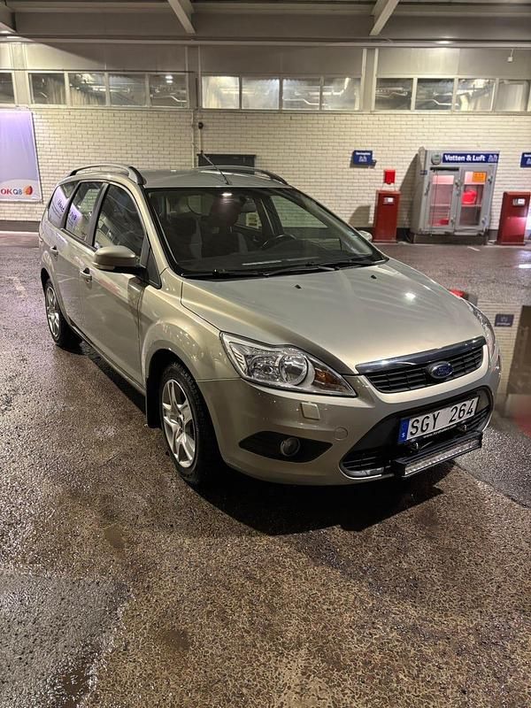 Begagnad 2010 Ford Focus Kombi | 49 000 kr (Lite dyr) - Bild 1/4