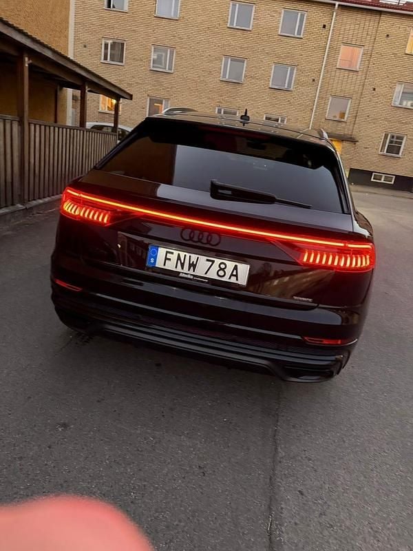 Begagnad Audi Q8 286 HK (210 kW) 2020 Svart metallic SUV