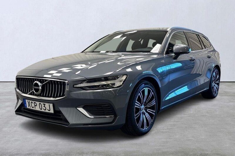 Grå Begagnad 2021 Volvo V60 Inscription Kombi | 339 000 kr (Marknadspris) - Bild 1/4