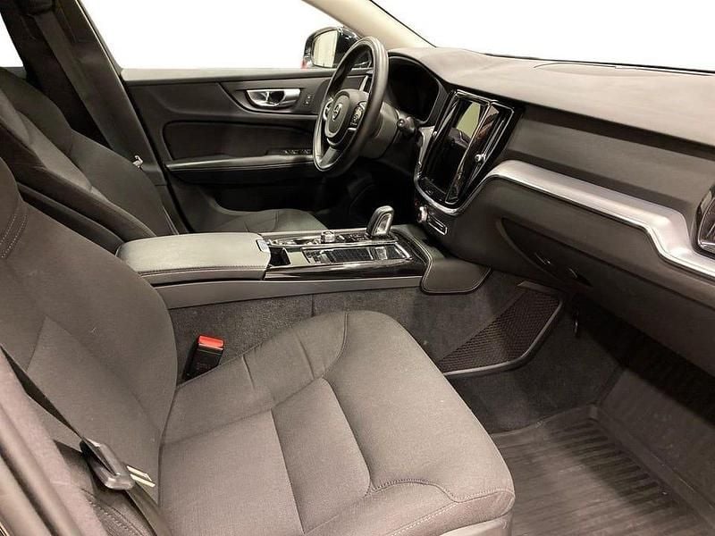 Begagnad Volvo V60 Inscription 344 HK (253 kW) 2021 Svart Kombi