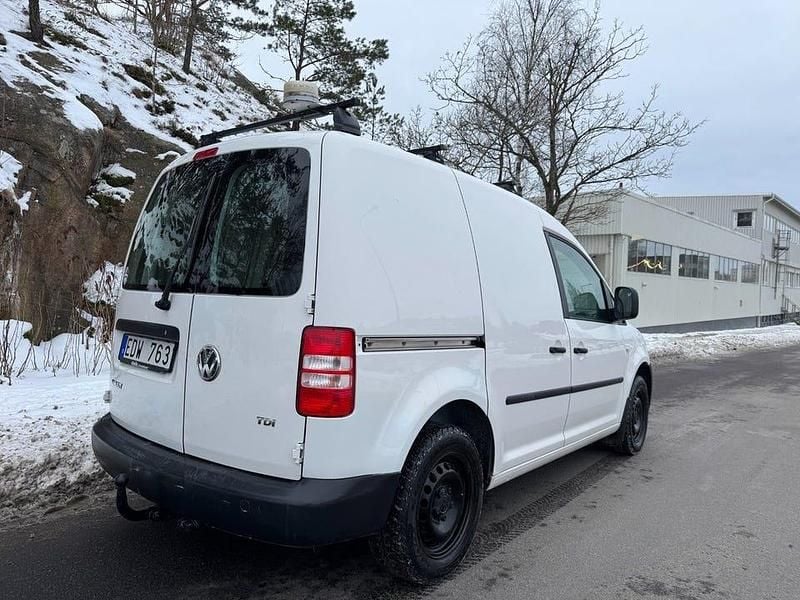 Begagnad VW Caddy 75 HK (55 kW) 2013 Vit Minibuss