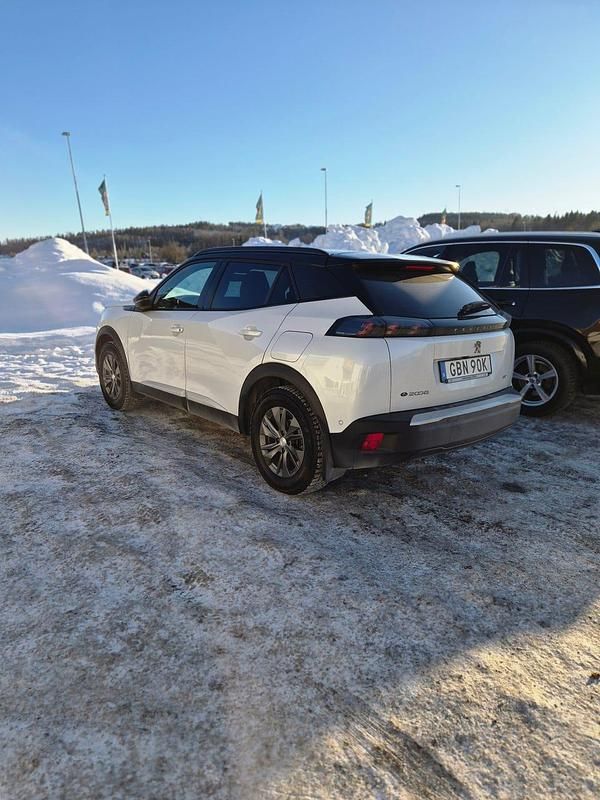Begagnad Peugeot e-2008 GT 100 kW (136 HK) 2021 SUV