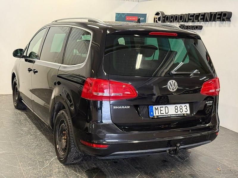 Begagnad VW Sharan 140 HK (102 kW) 2011 Svart Minibuss