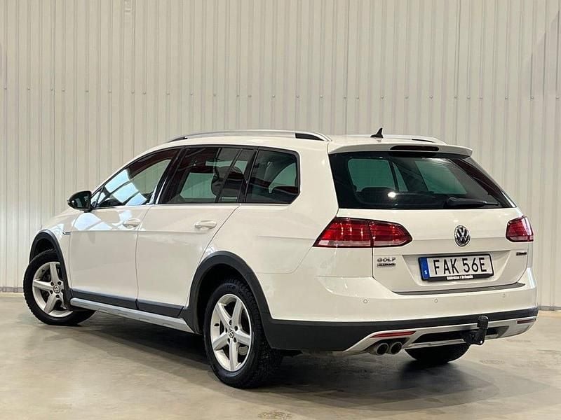 Begagnad VW Golf Alltrack 184 HK (135 kW) 2020 Vit Kombi
