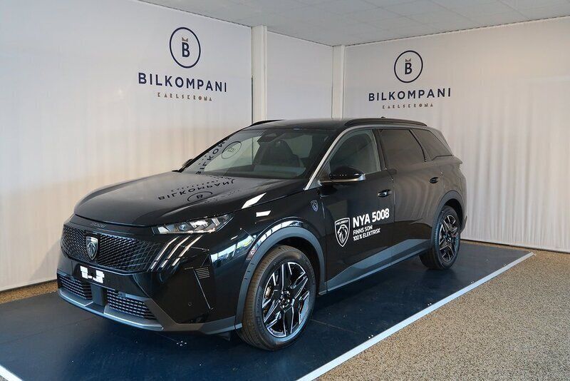Svart Begagnad 2024 Peugeot 5008 GT Minibuss | 408 800 kr - Bild 1/4
