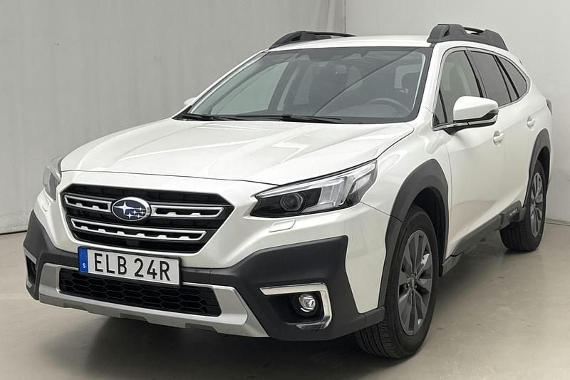 Vit Begagnad 2023 Subaru Outback SUV | 340 000 kr (Superpris) - Bild 1/4