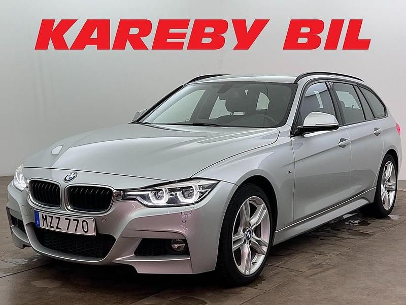 Silver Begagnad 2016 BMW 320 M Sport Kombi | 168 900 kr (Marknadspris) - Bild 1/4