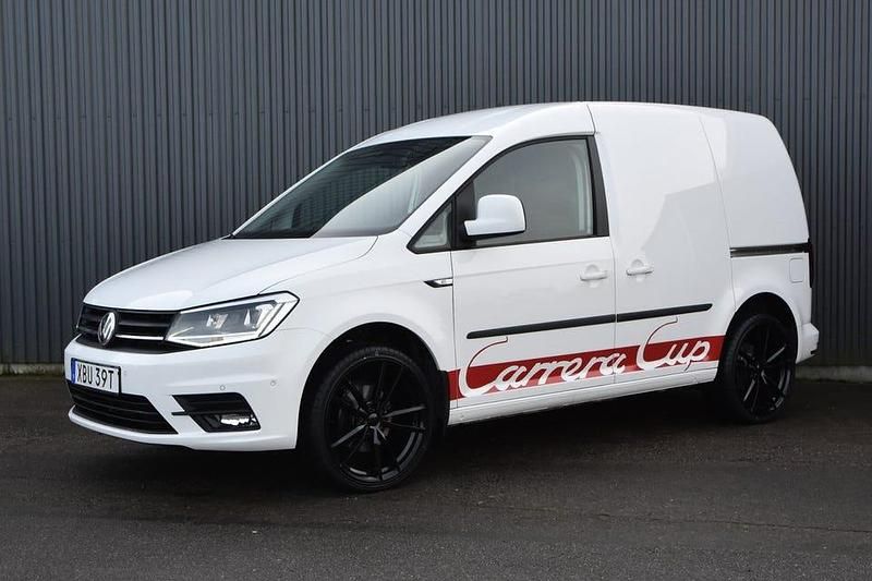 Vit Begagnad 2020 VW Caddy Cup Minibuss | 229 900 kr (Dyr) - Bild 1/4