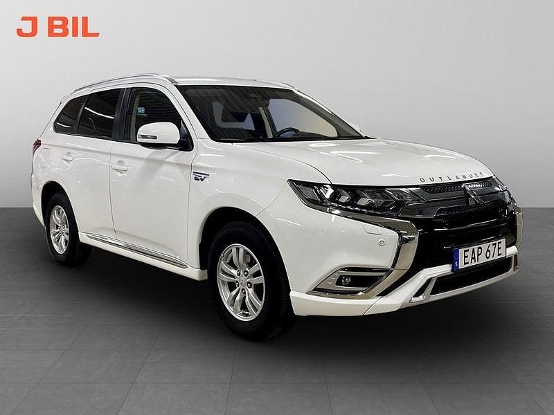 Vit Begagnad 2019 Mitsubishi Outlander P-HEV Edition SUV | 214 900 kr (Bra pris) - Bild 1/4
