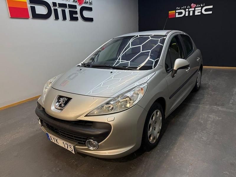 Grå Begagnad 2006 Peugeot 207 Sport Halvkombi | 24 900 kr (Marknadspris) - Bild 1/4