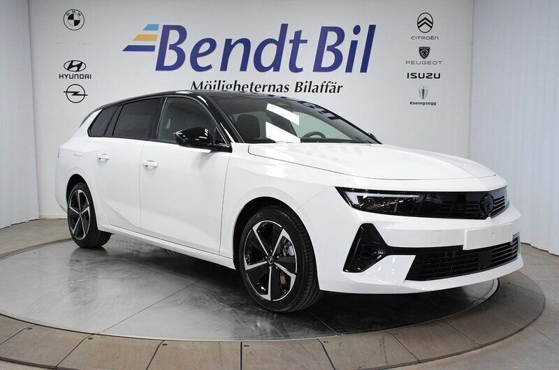 Vit Ny 2025 Opel Astra Kombi | 348 500 kr (Marknadspris) - Bild 1/3
