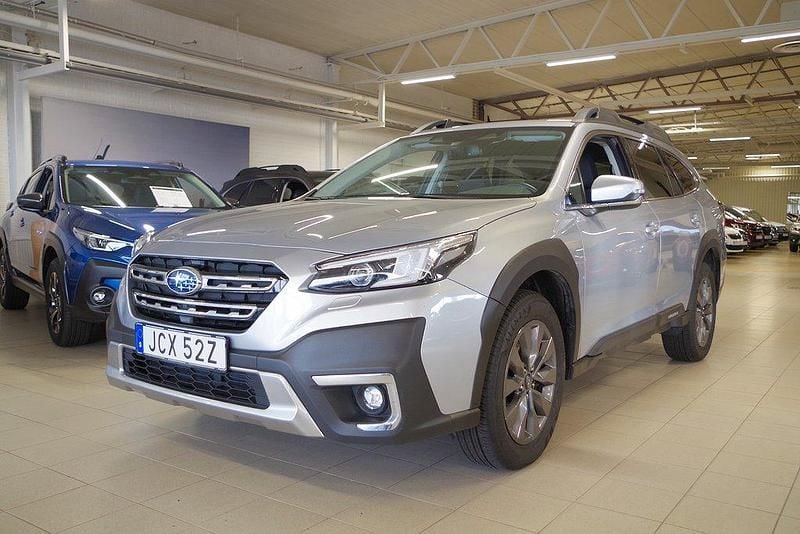 Grå Begagnad 2023 Subaru Outback SUV | 369 000 kr (Marknadspris) - Bild 1/4