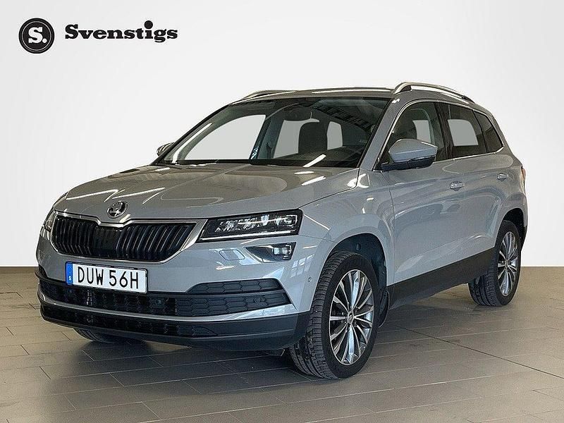 Grå (steel grey) Begagnad 2020 Skoda Karoq Style SUV | 219 500 kr (Bra pris) - Bild 1/4