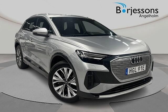 Florettsilver metallic Begagnad 2022 Audi Q4 e-tron Advanced SUV | 339 000 kr (Marknadspris) - Bild 1/4