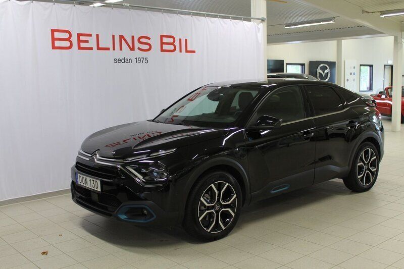 Svart (svart perla nera) Begagnad 2022 Citroën e-C4 Shine Halvkombi | 299 500 kr - Bild 1/4