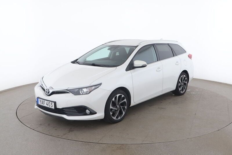 Vit Begagnad 2015 Toyota Auris Touring Sports Active Kombi | 108 000 kr (Marknadspris) - Bild 1/4