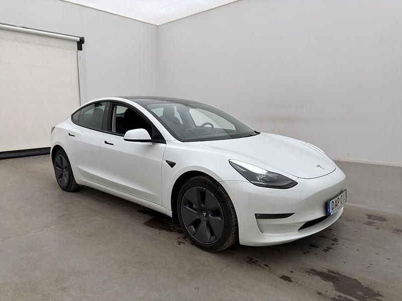 Begagnad Tesla Model 3 Long Range AWD 366 kW (498 HK) 2023 Vit Sedan