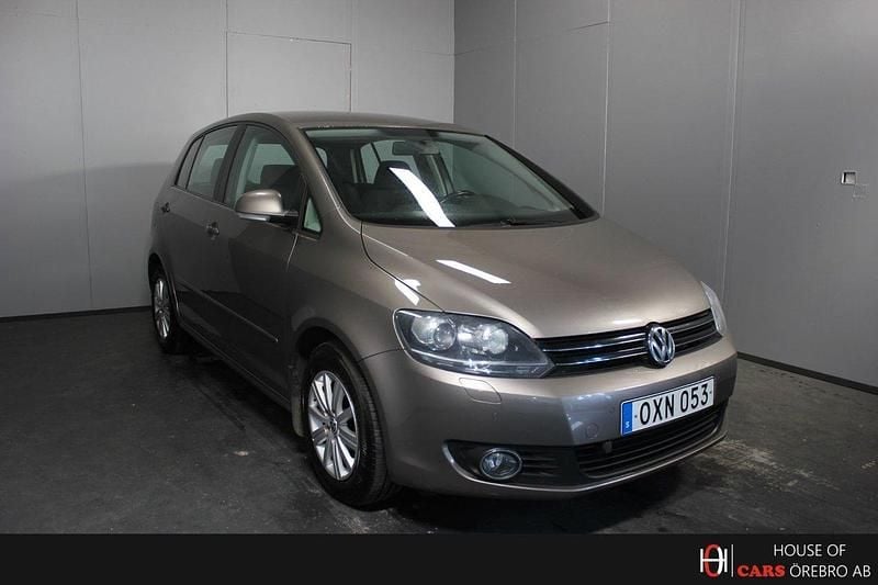 Brun Begagnad 2011 VW Golf Plus Cross Minibuss | 44 900 kr (Bra pris) - Bild 1/4