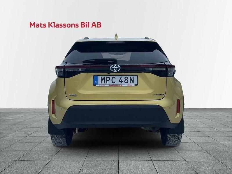 Begagnad Toyota Yaris Hybrid Edition 117 HK (86 kW) 2023 Gul