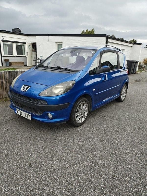 Blå Begagnad 2005 Peugeot 1007 Halvkombi | 39 000 kr - Bild 1/4