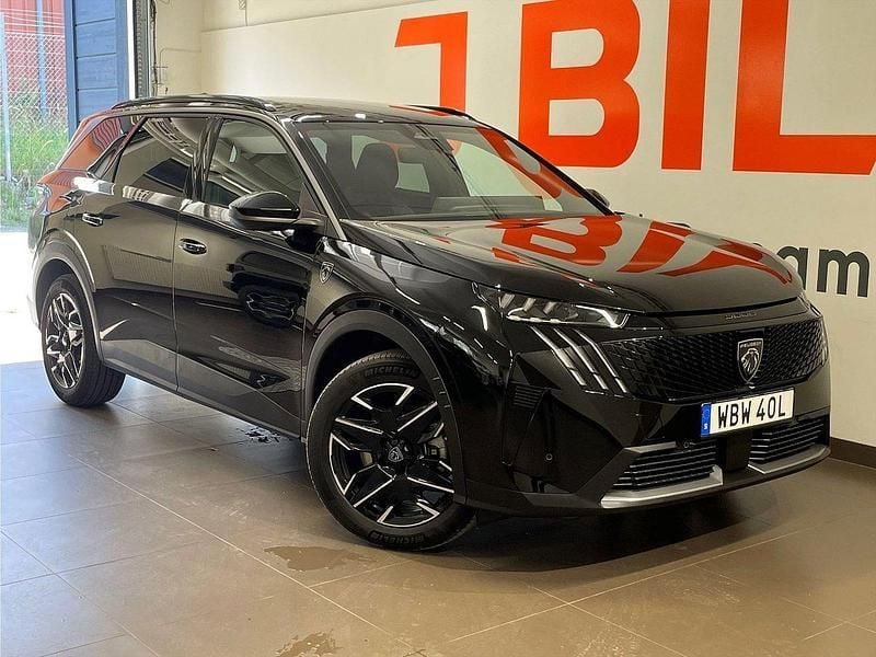 Svart Begagnad 2025 Peugeot 5008 GT Minibuss | 409 900 kr - Bild 1/4