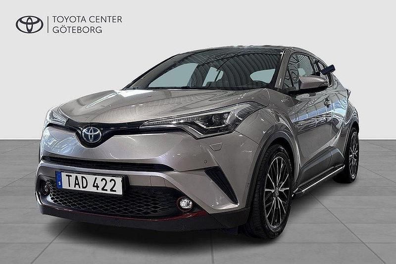 Mörkgrå Begagnad 2017 Toyota C-HR Executive SUV | 199 900 kr (Marknadspris) - Bild 1/2