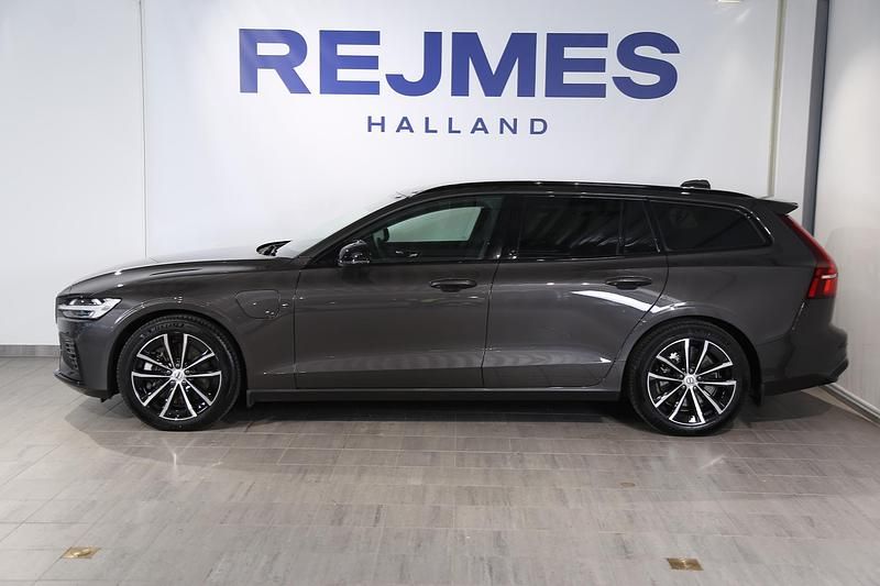 Begagnad Volvo V60 Plus 349 HK (256 kW) 2025 Grå Kombi
