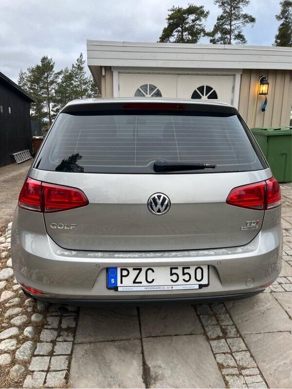 Silver Begagnad 2014 VW Golf VII Halvkombi | 120 000 kr (Marknadspris) - Bild 1/4