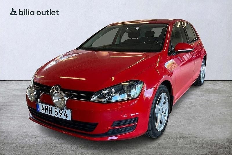Röd Begagnad 2014 VW Golf VII Halvkombi | 79 001 kr (Bra pris) - Bild 1/4