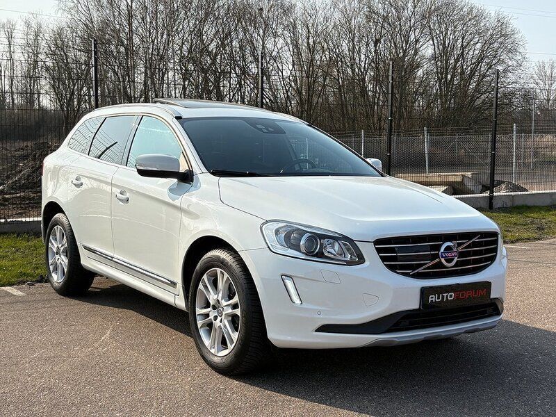 Vit Begagnad 2016 Volvo XC60 Summum SUV | 189 900 kr (Bra pris) - Bild 1/4