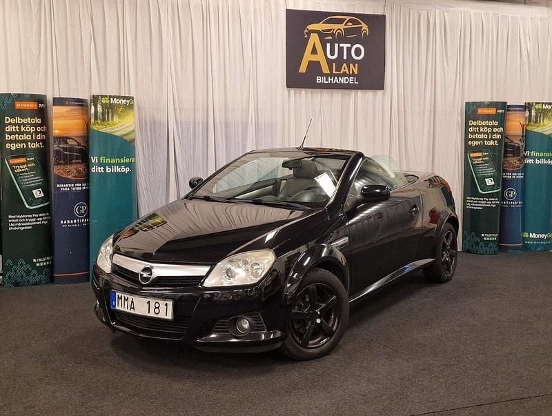 Svart Begagnad 2006 Opel Tigra Cab | 33 900 kr (Marknadspris) - Bild 1/4