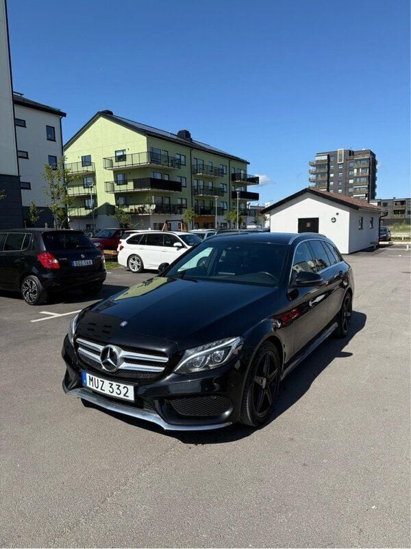 Svart Begagnad 2016 Mercedes C220 AMG line Kombi | 220 000 kr (Marknadspris) - Bild 1/2