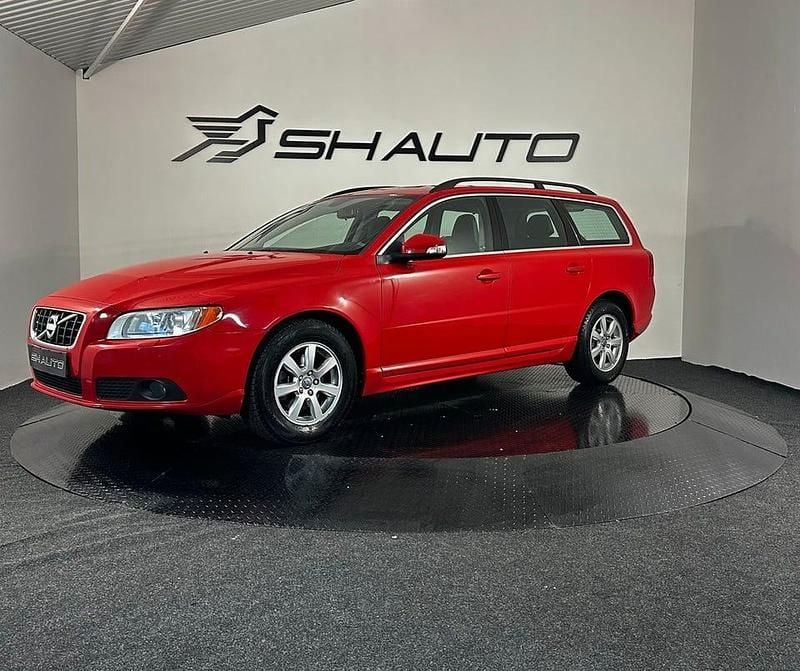 Röd Begagnad 2011 Volvo V70 Momentum Kombi | 109 900 kr (Marknadspris) - Bild 1/4